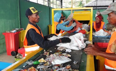 pengelolaan sampah laut, STOP di Kecamatan Muncar, Banyuwangi 