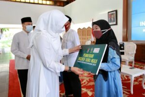 Banyuwangi Mulai Salurkan Insentif Guru Ngaji Rp8,7 M, Juga Disiapkan untuk Semua Agama