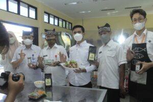 Bantu Pemulihan Ekonomi, Anak Muda Kreatif Keliling Desa di Banyuwangi Angkat UMKM