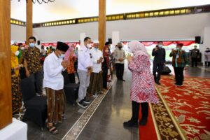 Banyuwangi Salurkan Dana Hibah Rp27 Miliar, Bupati Ipuk Tegaskan Tidak Boleh Ada Potongan Sama Sekali