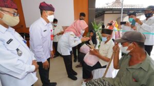 “Pelangi Banyuwangi” Jemput Bola Layanan Adminduk ke Desa-Desa, 2 Hari Layani Seribu Lebih Warga