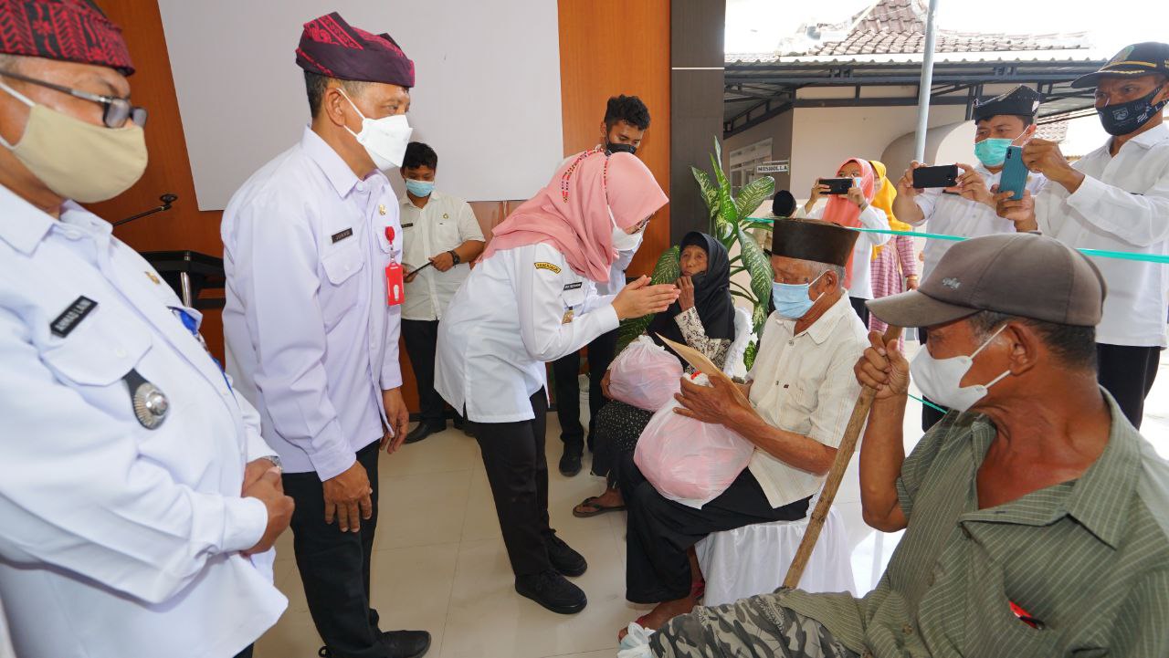 "Pelangi Banyuwangi" Jemput Bola Layanan Adminduk ke Desa-Desa, 2 Hari Layani Seribu Lebih Warga