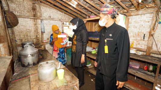 Keroyokan Turunkan Stunting di Banyuwangi Lakukan Penanganan Seperti Penurunan Kemiskinan