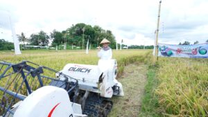 Tingkatkan Produktivitas Petani Banyuwangi, Luncurkan Pelayanan Jasa Usaha Alsintan Terintegrasi