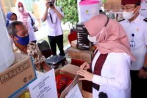 Angkat Usaha Warga Miskin Desa, Banyuwangi Salurkan Ribuan Bantuan Alat Usaha