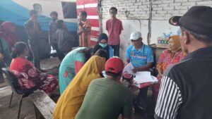 Permudah Layanan, Banyuwangi Jemput Bola Bantu Pemulihan Adminduk Warga Terdampak Banjir Kalibaru