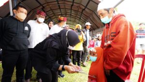 Ribuan Warga Kawasan Hutan dan Perkebunan Manfaatkan Layanan Adminduk di Camping Embun Banyuwangi