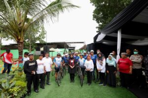 Peringati Hari Sampah Nasional, Bupati Ipuk Lepas Tim Bikers Jelajah Bersih Negeri