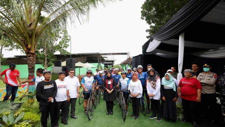 Peringati Hari Sampah Nasional, Bupati Ipuk Lepas Tim Bikers Jelajah Bersih Negeri