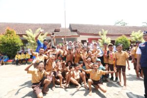 Bupati Ipuk Kembali Geber Uang Saku Tiap Hari untuk Pelajar Kurang Mampu