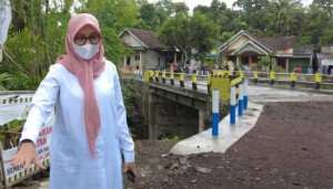Pembangunan Jembatan Telah Rampung, Bupati Ipuk Minta Warga Turut Menjaga Daerah Aliran Sungai