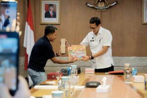 Menparekraf Apresiasi Gelaran Eksebisi Seni Artos Nusantara Banyuwangi