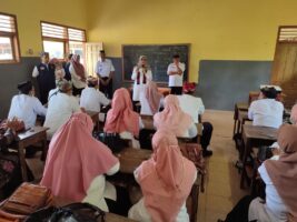 Ngantor di Desa, Bupati Ipuk Temui Guru dan Siswa Cegah Kekerasan Anak