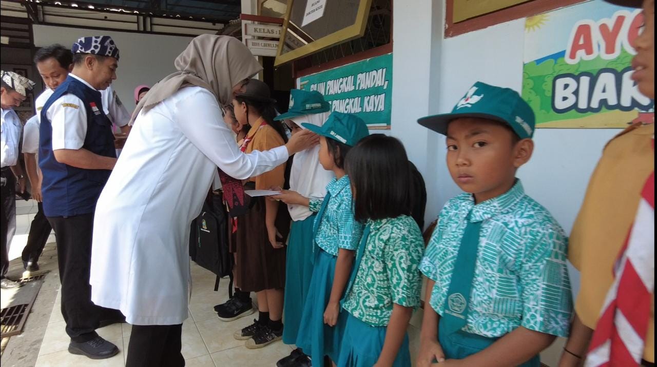 Cerita Siswa Penerima Bantuan Uang Saku Sekolah Banyuwangi, Bukan Sekadar untuk Uang Jajan Tapi juga untuk Membantu Orang Tua