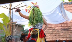 Hari Terakhir Seblang Olehsari Banyuwangi Dipadati Ribuan Pengunjung, Bupati Ipuk Ajak Promosi Budaya