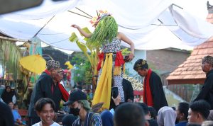 Meriahnya Tari Seblang Olehsari, Tarian Mistis Banyuwangi yang Digelar Selama Satu Minggu