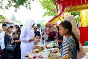 Hasil Pemeriksaan Makanan di Seluruh Pasar Takjil Banyuwangi Aman Dikonsumsi