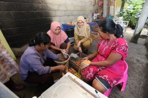 Bupati Ipuk Fiestiandani Perkuat Ekonomi Arus Bawah Melalui Program “Bunga Desa”