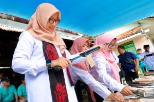Upaya Pandai Besi di Desa Banyuwangi Bersaing dengan Produk Pabrikan, Jaga Kualitas Dikirim ke Berbagai Provinsi