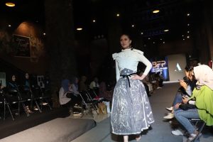 Busana Ecoprint hingga Trend Fashion Muslim Tampil Cantik di Banyuwangi Fashion Parade 2024