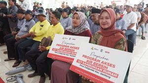 Bunga Desa, Bupati Ipuk Salurkan Bantuan Sambungan Air Bersih