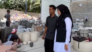Melihat Rumah Produksi Furnitur dari Limbah Plastik Berkualitas Ekspor