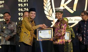 Komitmen Terhadap Keterbukaan Informasi, Banyuwangi Raih Penghargaan Badan Publik Informatif