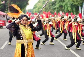 Puluhan Tim Drumband Bersaing di “Kejuaraan Drumband Banyuwangi 2025”