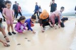 Gubernur Khofifah Ajak Keluarga Liburan di Pulau Tabuhan Banyuwangi