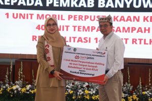 Gotong Royong Bedah Rumah Miskin di Banyuwangi