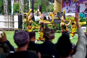 Festival Padhang Ulanan: Panggung Ribuan Pelajar Banyuwangi Lestarikan Seni Budaya Daerah