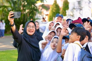 Momen Hardiknas, Bupati Banyuwangi: Pendidikan Tetap Prioritas di Tengah Efisiensi Anggaran