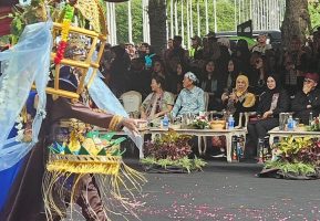 Banyuwangi Ethno Carnival 2025 Dibuka dengan Doa untuk Korban KMP Tunu Pratama Jaya