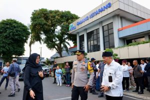 Atasi Kemacetan, Bupati Ipuk Pimpin Koordinasi Lintas Instansi di Pelabuhan Ketapang
