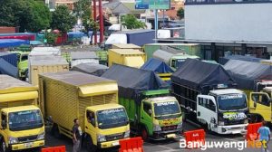 Atur Arus Truk Besar, Pelabuhan Ketapang Terapkan Stiker Tonase