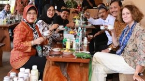 Mensos dan Luhut Nikmati Kopi Gombengsari, Bahas Riset dan Lab Kopi Banyuwangi