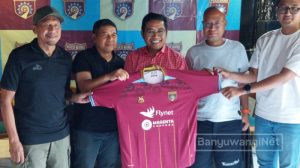 Persewangi Banyuwangi Rekrut Rahmad Darmawan dan Francis Wewengkang untuk Liga 4
