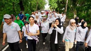 Bersama Putri Indonesia dan Bupati Ipuk, Ribuan Tenaga Kesehatan Banyuwangi Parade Edukasi Hidup Sehat