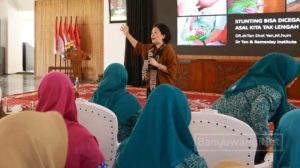 Dr. Tan Shot Yen Bekali Kader Posyandu Banyuwangi Soal Gizi Balita dan Pencegahan Stunting
