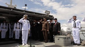 Peringati Hari Pahlawan 2025 Banyuwangi Gelar Upacara Tabur Bunga di Selat Bali