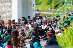 Harjaba ke-254 Bertema Tandang Bareng, Bupati Ipuk Sarapan Nasi Bungkus Bersama Warga