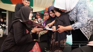 Harjaba ke-254 Bersama Disabilitas, Bupati Ipuk Serahkan Kaki Palsu hingga Al-Qur’an Braille