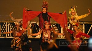 Konser Kemanusiaan Harjaba ke-254, Seniman Banyuwangi Kolaborasi Drama Musikal dengan Kotak Band