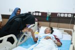 Dijenguk Bupati Ipuk di RSUD Blambangan, Maestro Gandrung Mbok Temu Lantunkan “Layar Kumendung”