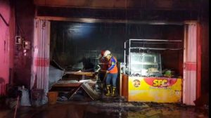 Kedai Ayam Geprek di Banyuwangi Terbakar, Satu Karyawan Luka Bakar