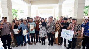 Ratusan Nelayan Muncar Terima Sertifikat Tanah Lewat Program SeHAT