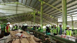 TPS3R Balak Banyuwangi Olah Sampah Jadi Bahan Bakar Pabrik