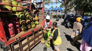 Atasi Kelangkaan LPG 3 Kg, Pemkab Banyuwangi Gelar Operasi Pasar di Seluruh Kecamatan