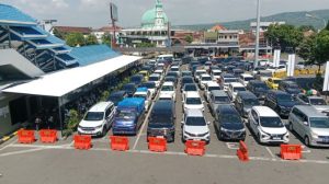 Puncak Arus Balik Lebaran, Kendaraan Memadati Pelabuhan Ketapang Banyuwangi