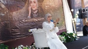 Halalbihalal di Banyuwangi, Nini Carlina Rilis Lagu Religi “Siti Hajar”